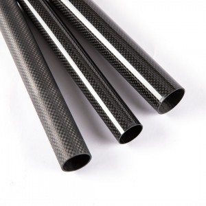 Carbon fiber roll wrapped tube