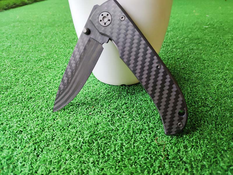 carbon fiber handle pocket knife